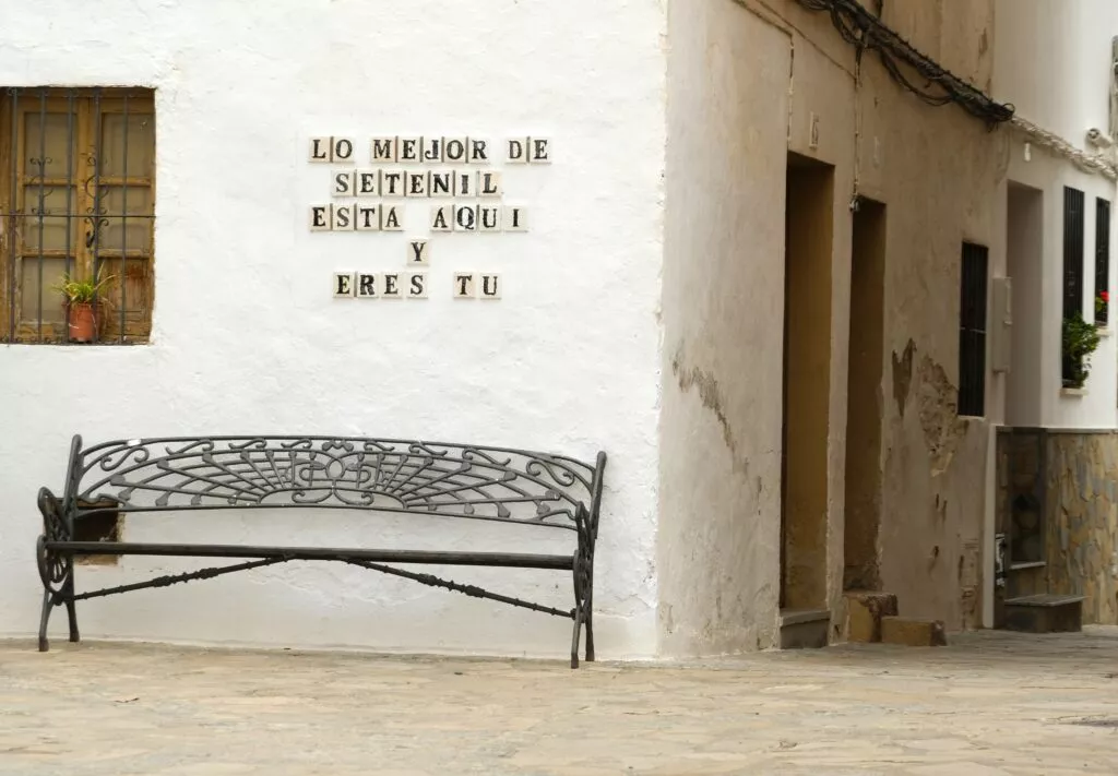 que ver en setenil de las bodegas banco cerca casa de la domita de setenil tomar una foto