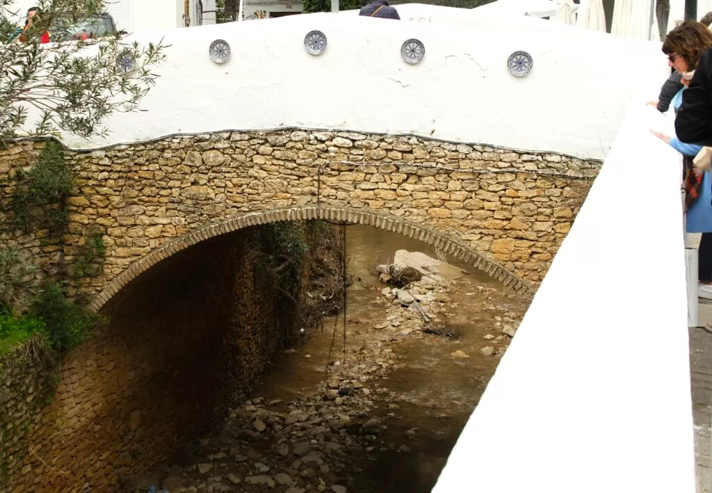 que ver en setenil de las bodegas el rio trejo