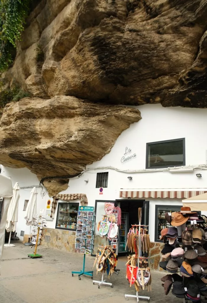 setenil de las bodegas cosa vedere tienda calle cuevas del sol