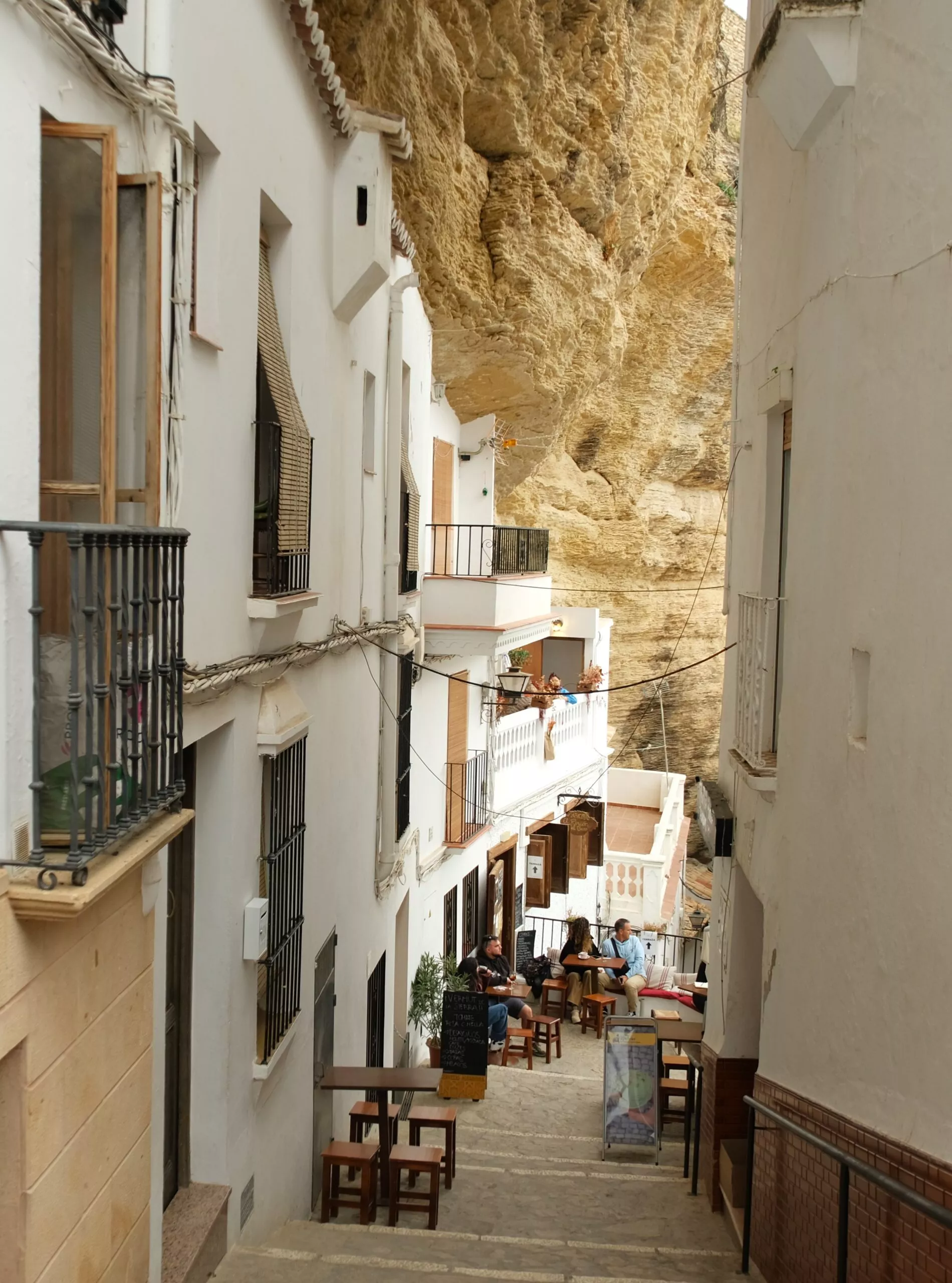 setenil-de-las-bodegas-what-to-see-narrow-street-under-rocks-moorish-history