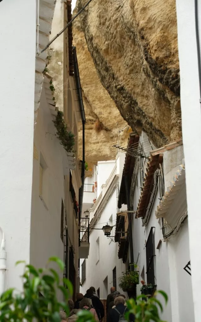 what to see in setenil de las bodegas herreria street calle herreria