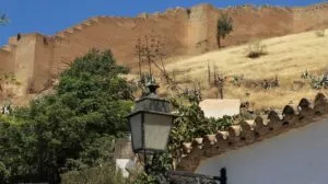 muralla-ziri-en-granada-desde-sacromonte