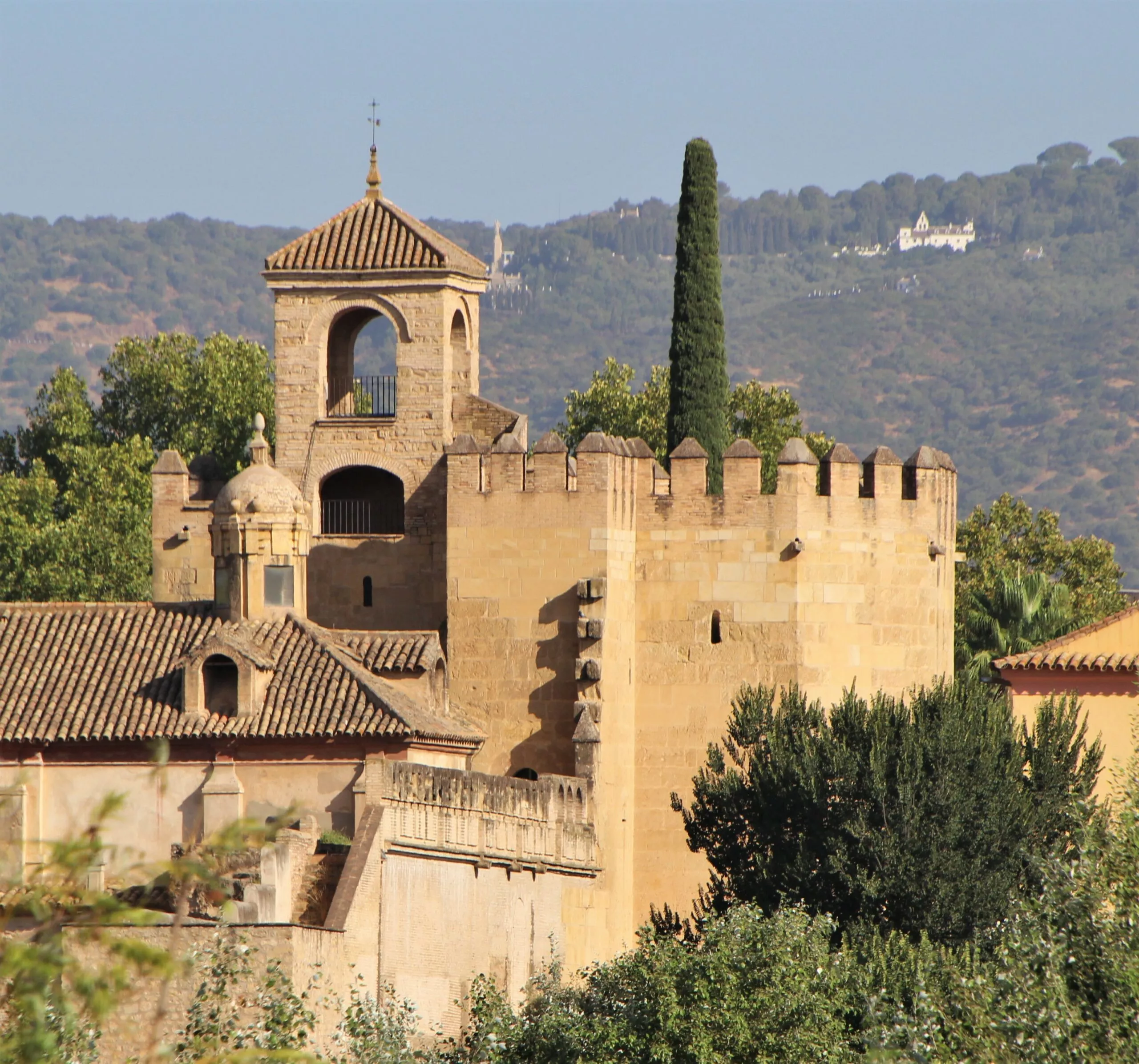 visita-cordoba-vista-parcial-del-alcazar-de-lors-reyes-cristianos