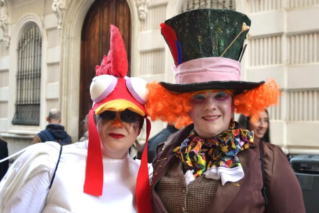 carnaval de cadix dans la rue