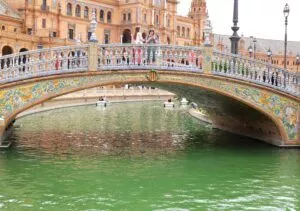 visiter-seville-jours-pied-place-espagne-pont