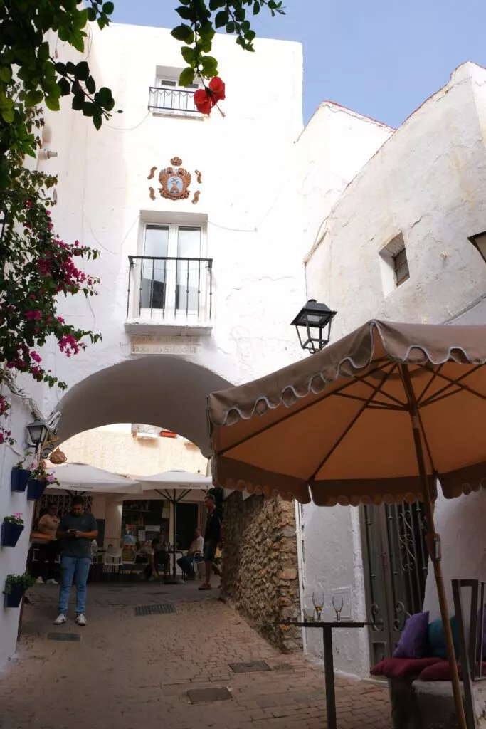 mojacar que ver puerta de la villa y barrio arrabal