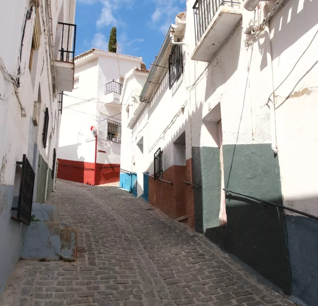 montefrio que voir et visiter rue étroite dans la vieille ville