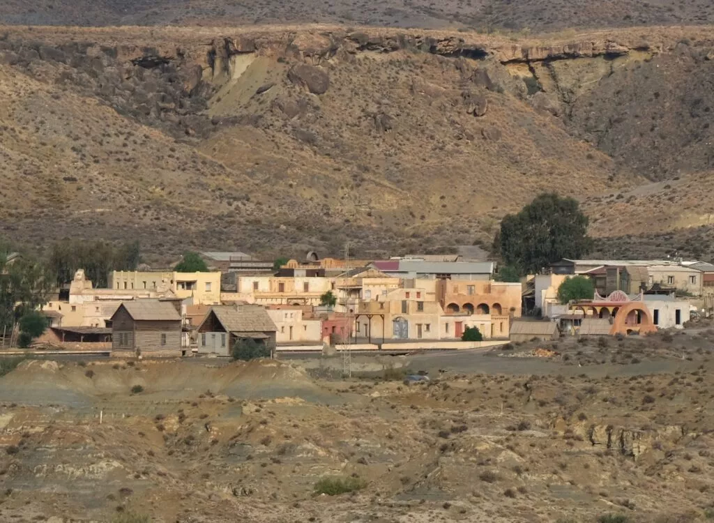 que ver en el desierto de tabernas set de peliculas y cine de fort bravo