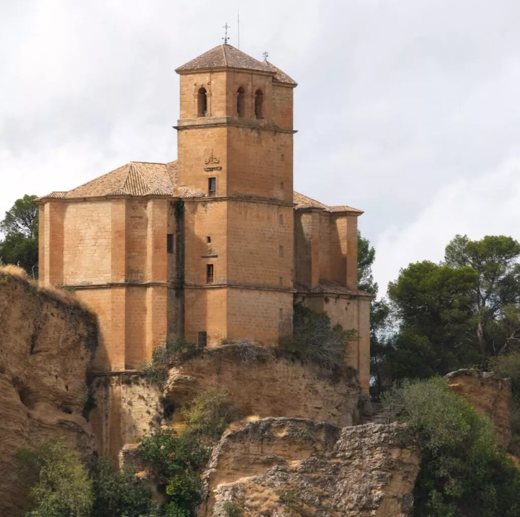 que ver en montefrio la iglesia de la villa diego de siloe