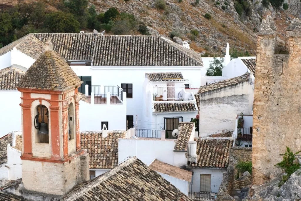 que ver en zuheros iglesia de los remedios