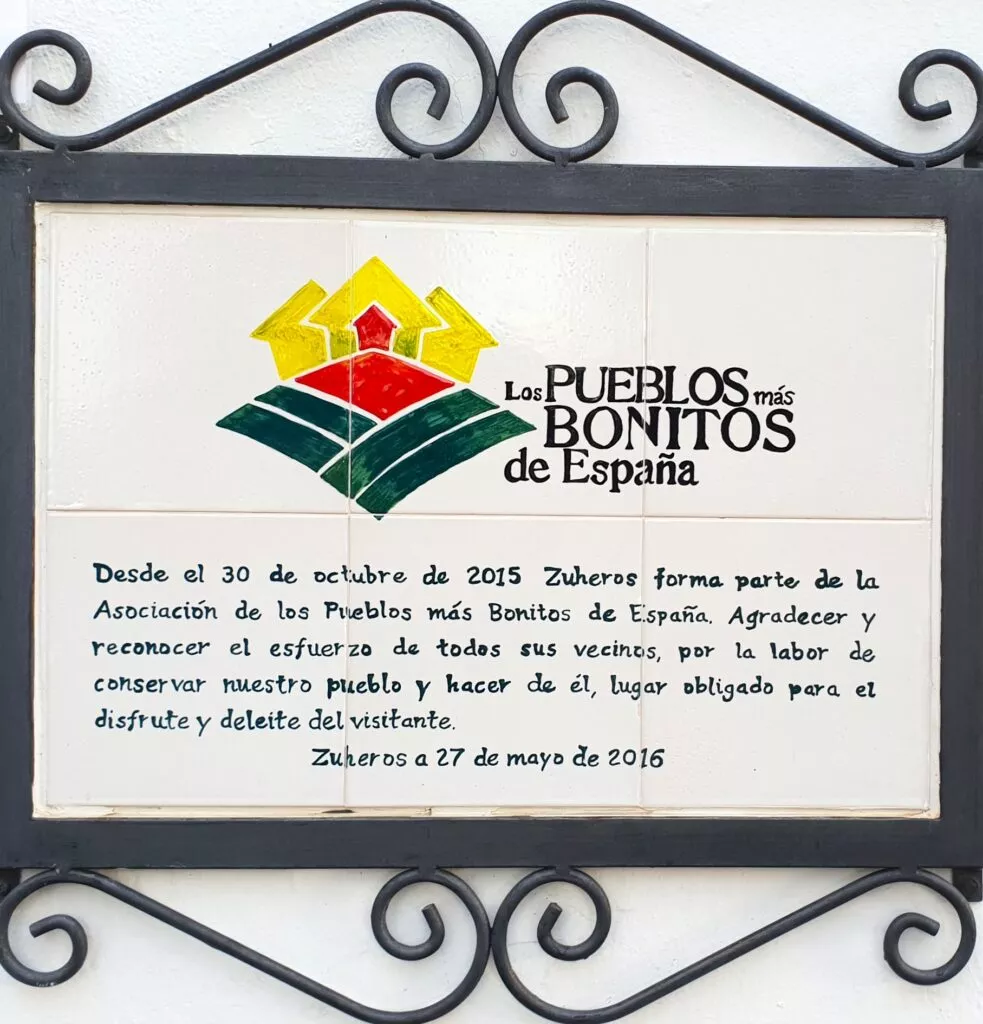 zuheros que ver plaza de la paz cartel pueblos mas bonitos de espana