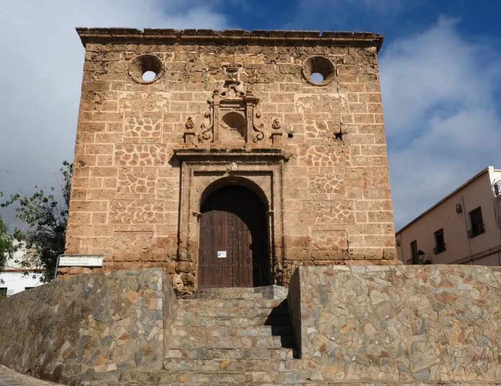 almocita what to see plaza de la libertas next to the church