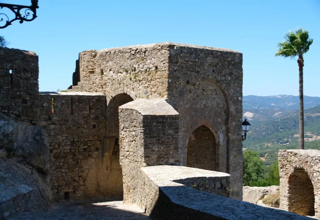 castellar de la frontera cosa vedere il castello-fortezza