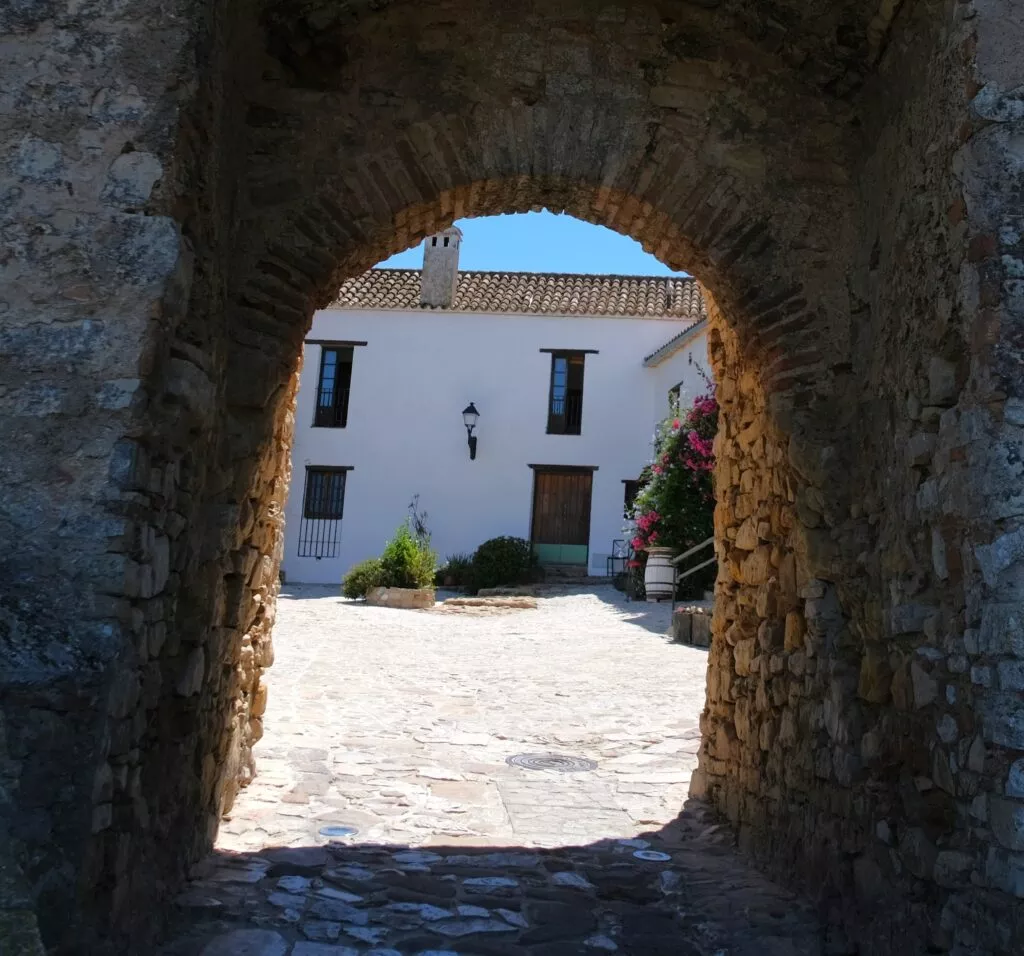 castellar de la frontera que ver la plaza de armas