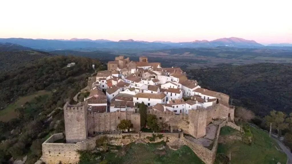 castellar de la frontera vue aerienne du village