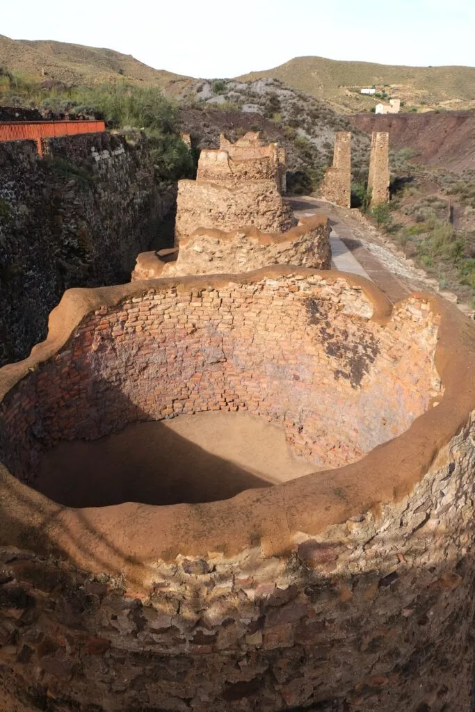 hornos de calcinación de mineral de hierro en lucainena de las torres