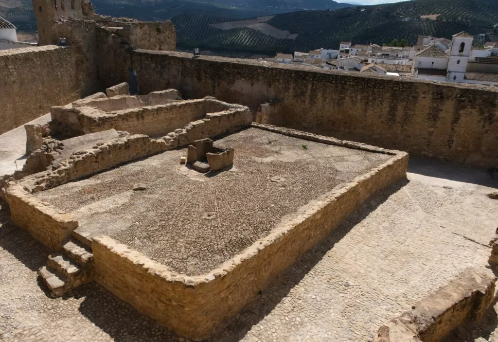 iznajar que ver aljibe del castillo the water tank