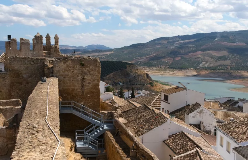 iznajar tour visit the castle