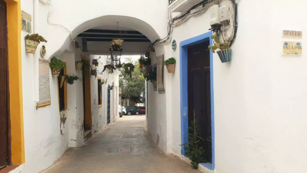 nijar que ver barrio atalaya arco antigua muralla medina