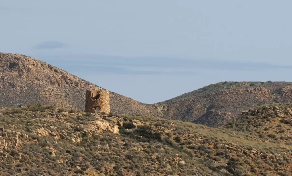 que voir a lucainena de las torres tour de guet de molinillo de viento