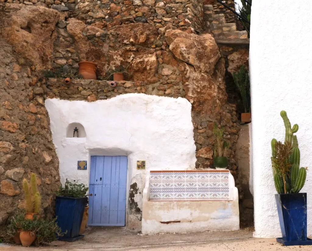 que voir et faire a nijar qurtier atalaya maison grotte