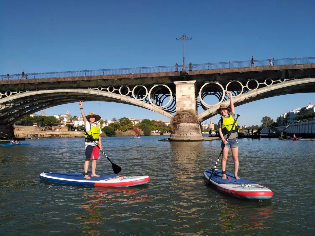 sevilla actividades de ocio paddle surf por el guadalquivir