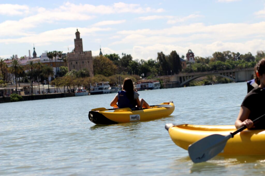 seville activites et loisirs kayak sur le guadalquivir