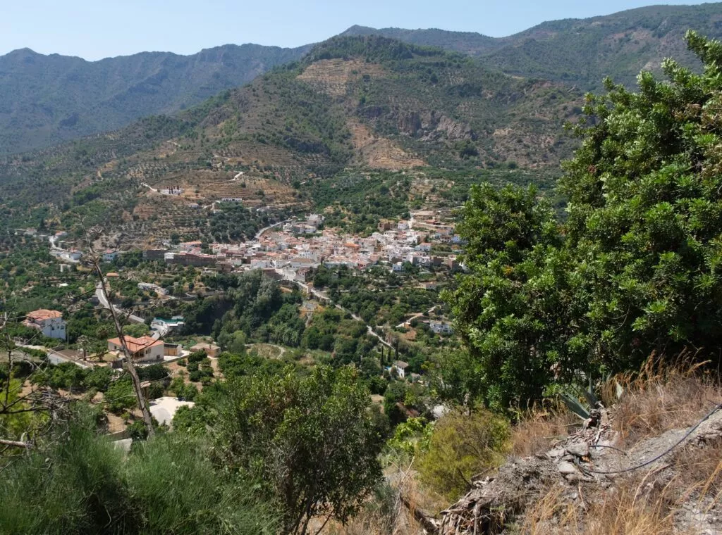 los guajares guajar alto andalousie typique authentique vue sur guajar fondon